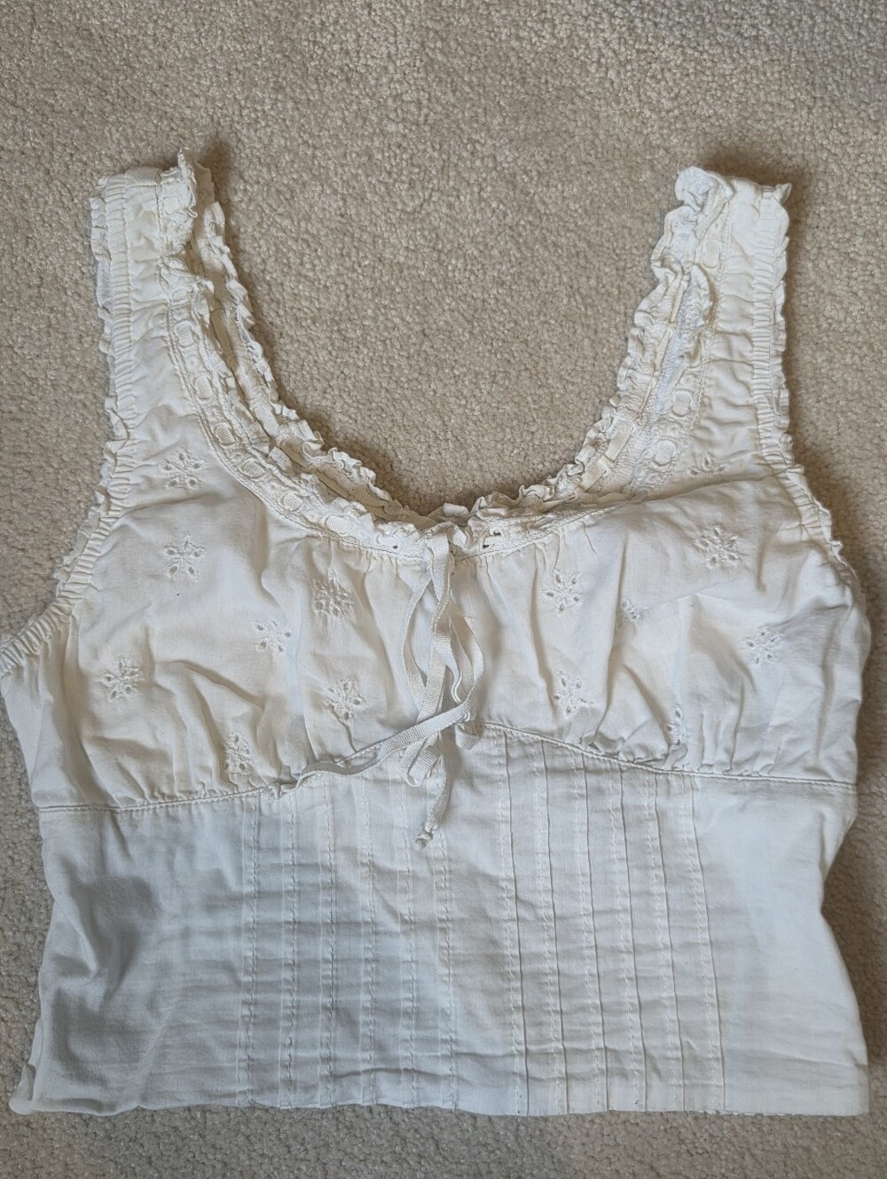 American Eagle white cropped lace tank top